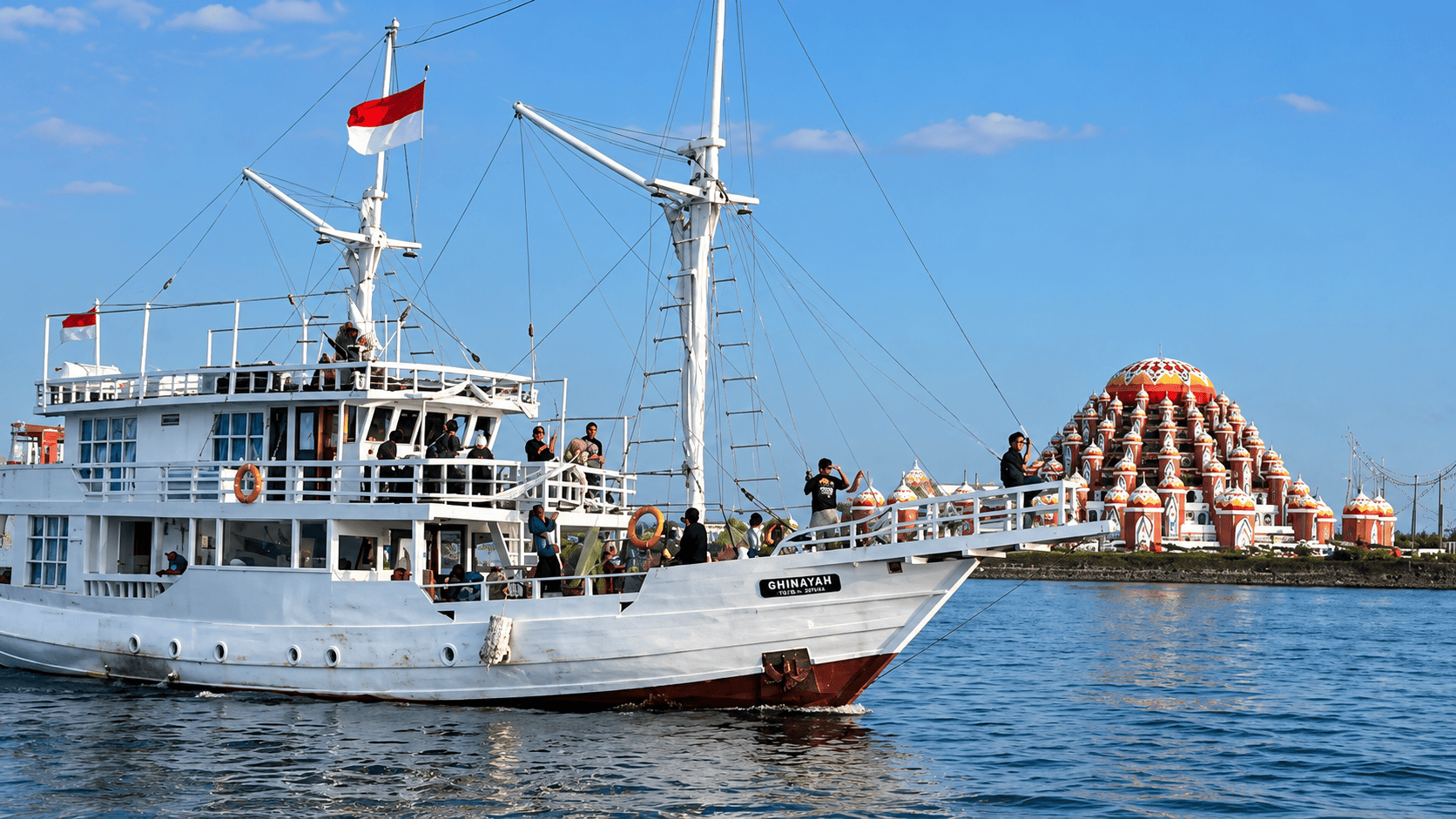 Pinisi Ghinayah 1