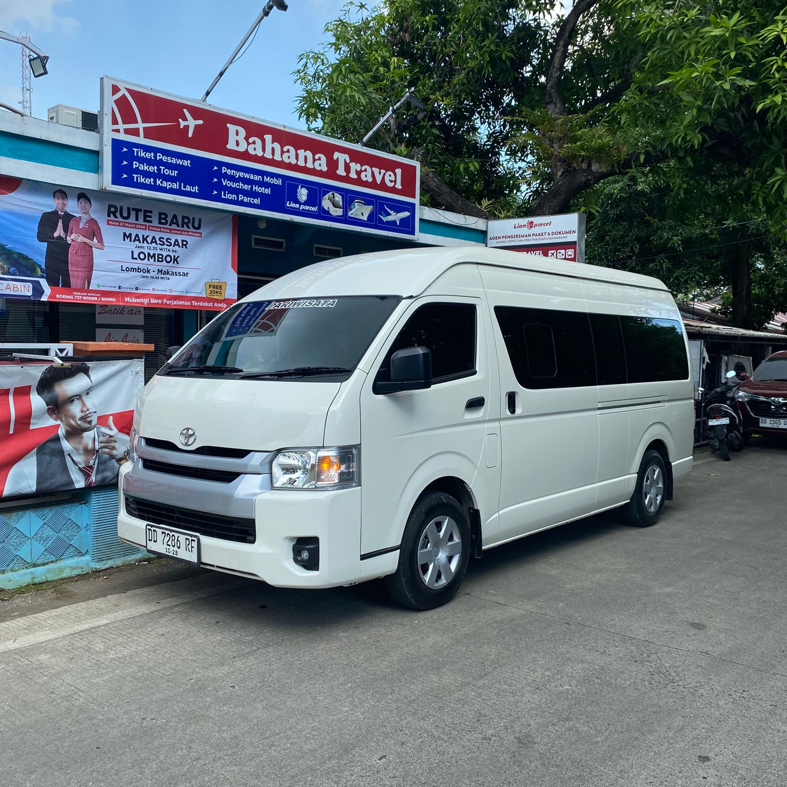 Hiace Commuter 4