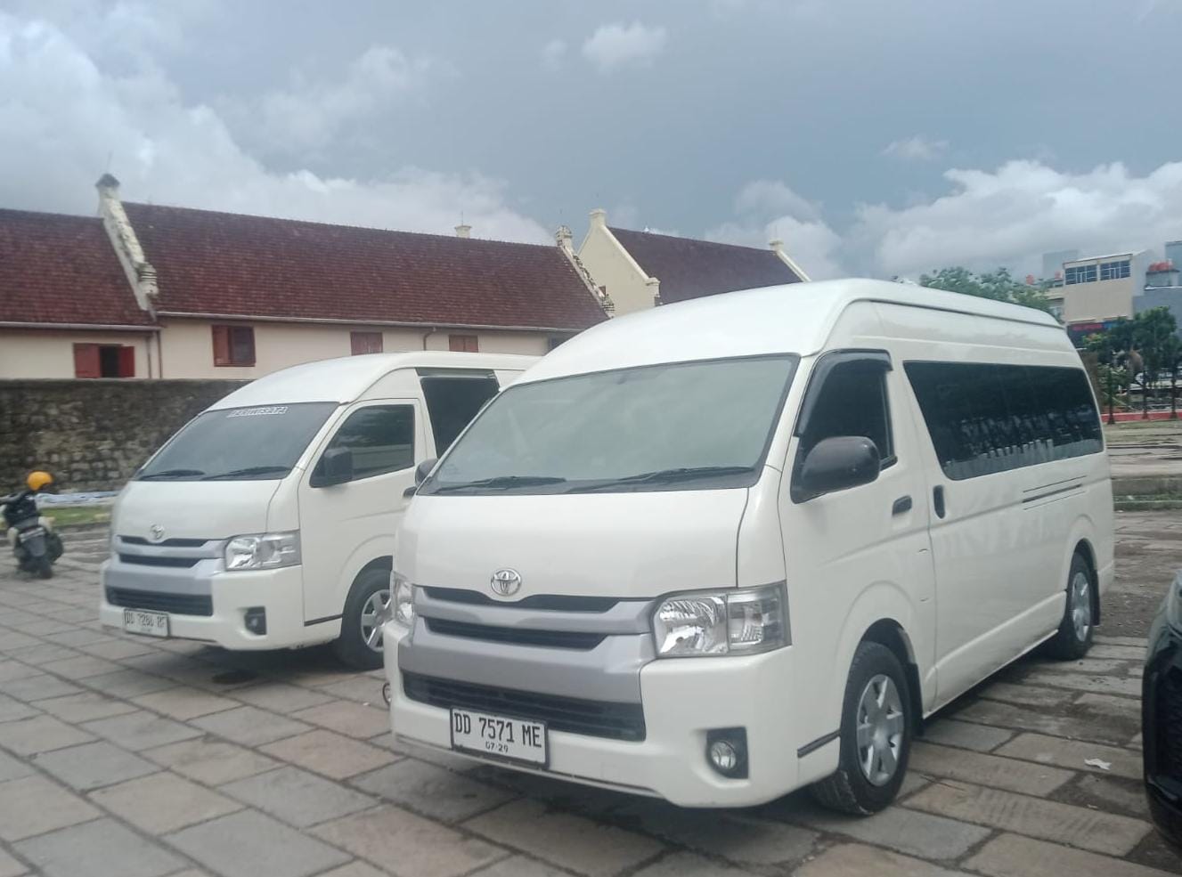 Hiace Commuter 6