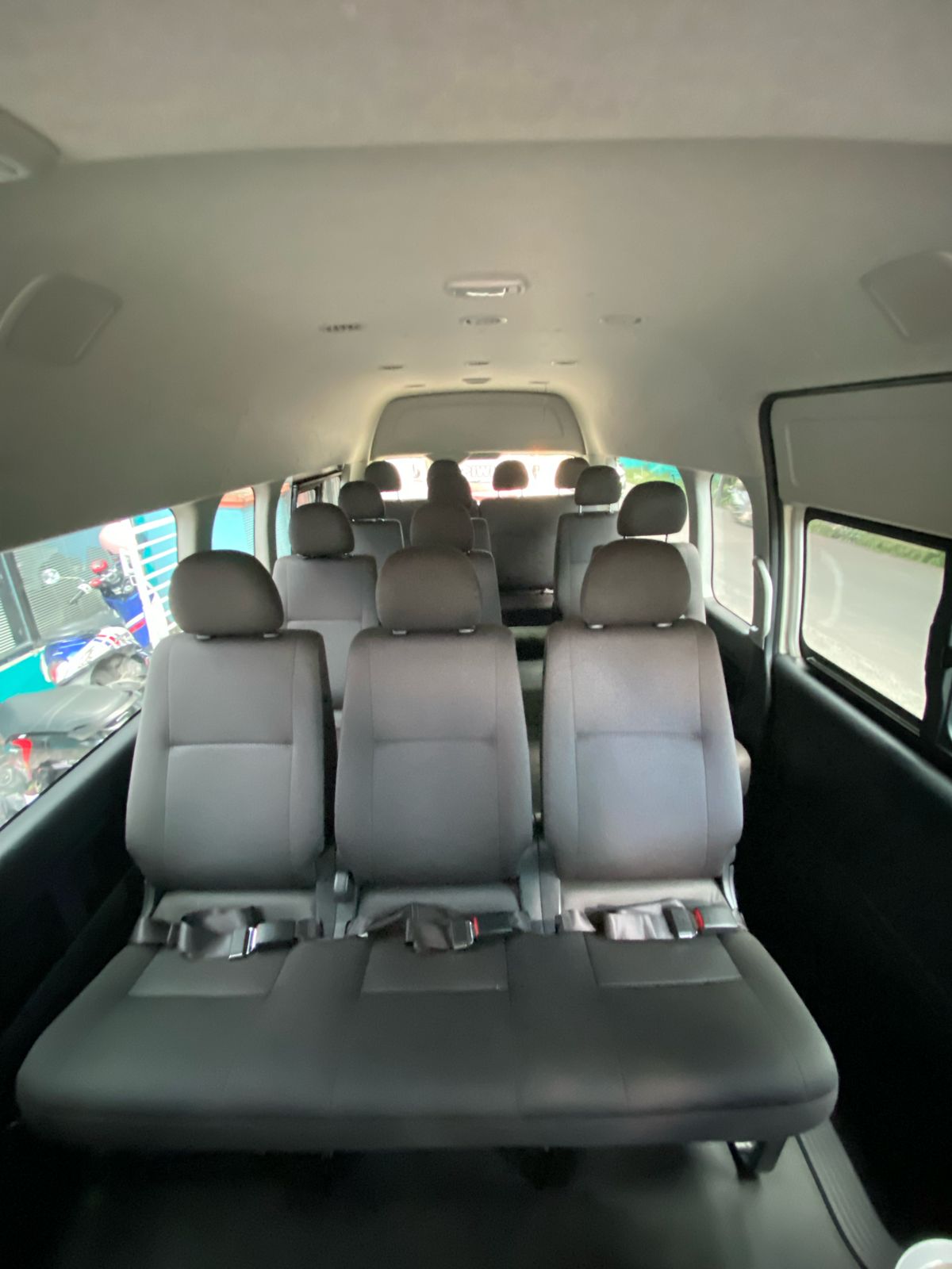 Hiace Commuter 7