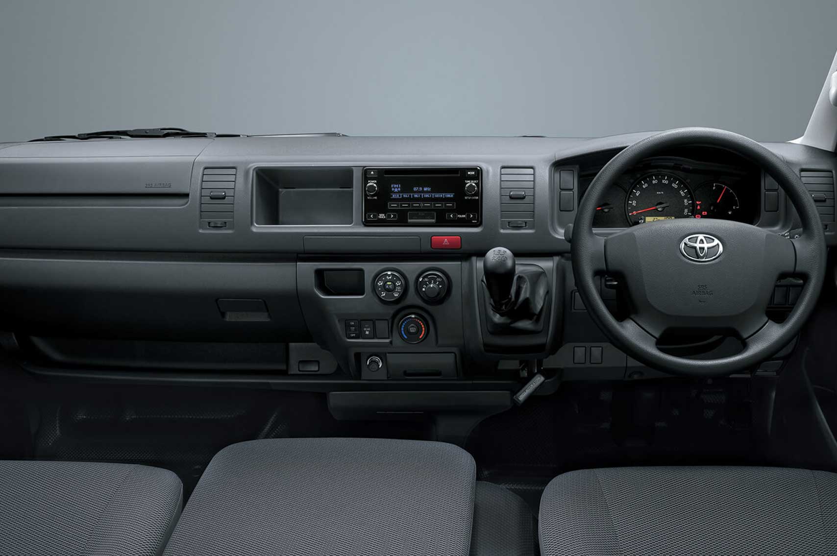 Hiace Commuter 1
