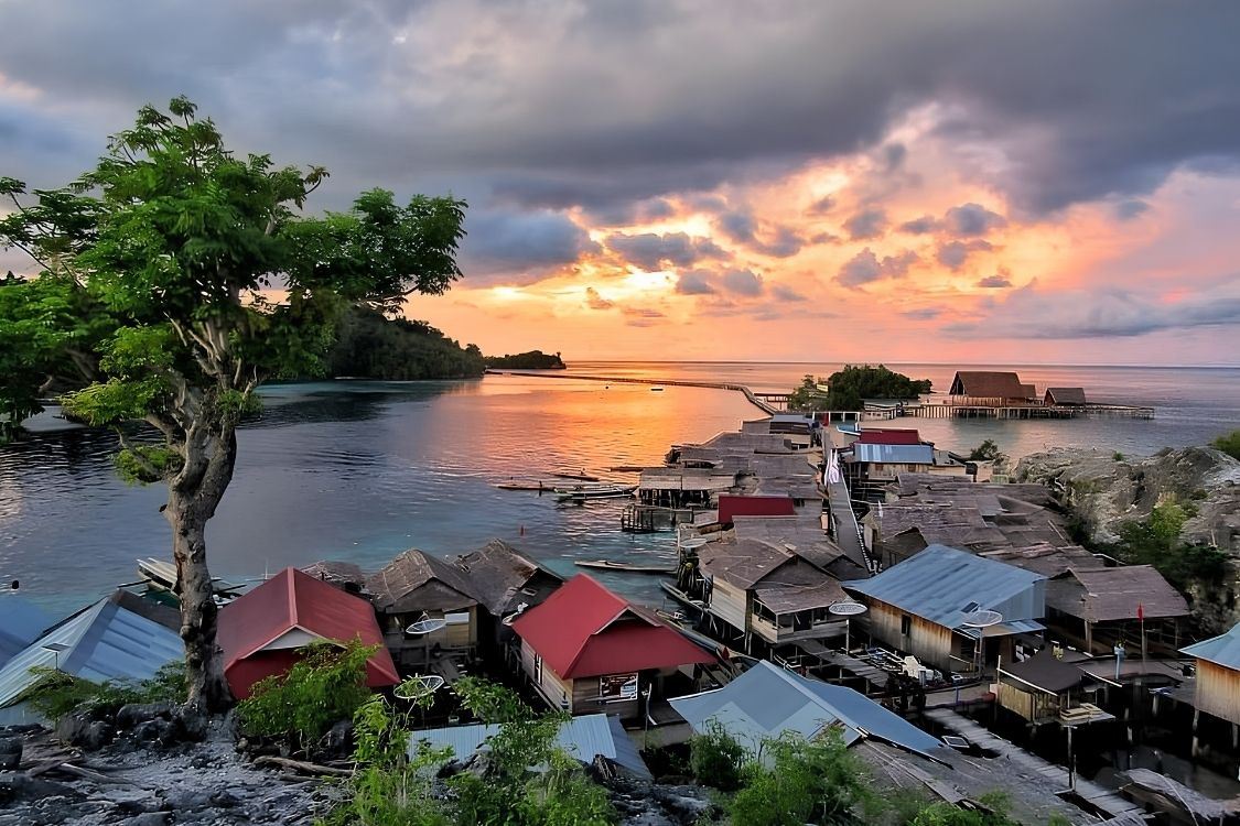 Ampana & Gerbang Kepulauan Togean